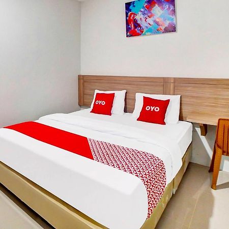 Oyo 91211 Mega Comfort Guest House Медан Экстерьер фото
