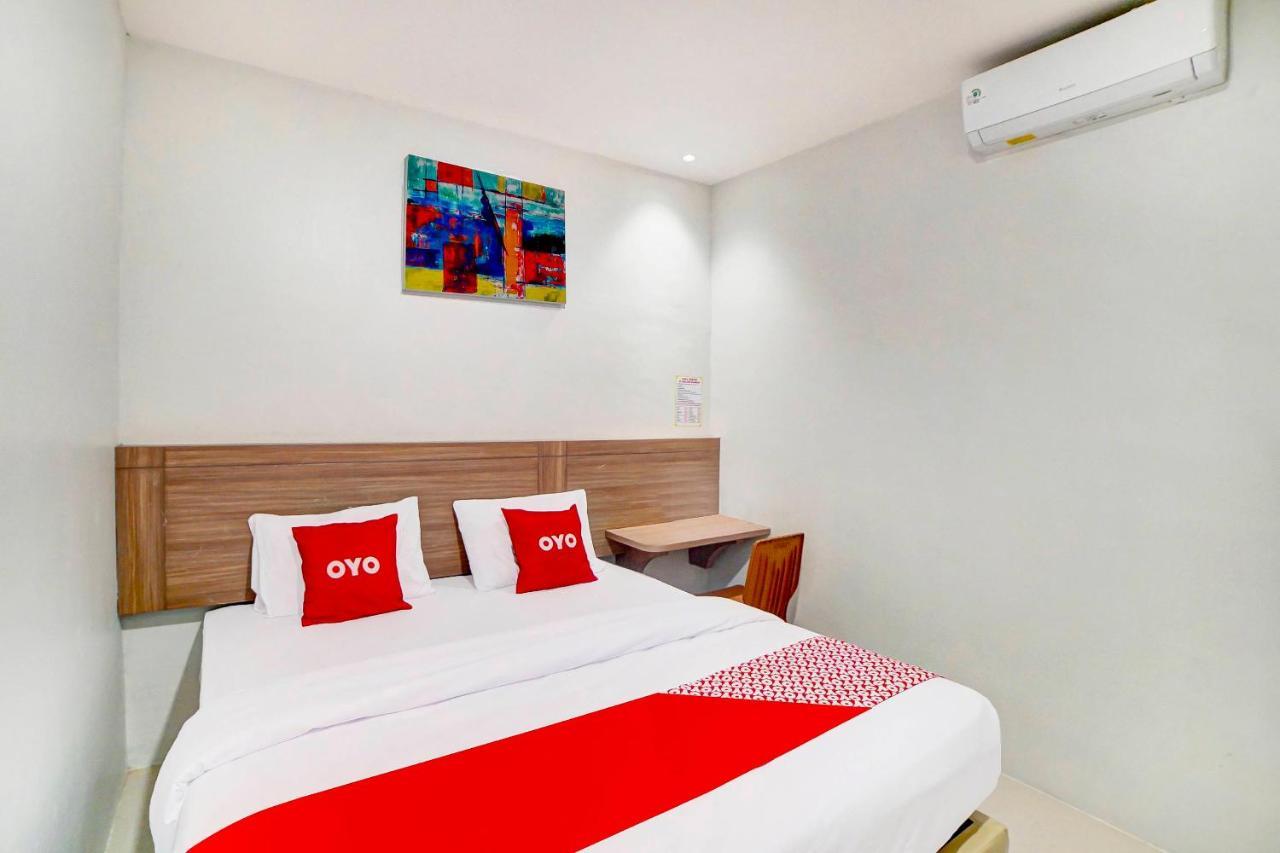 Oyo 91211 Mega Comfort Guest House Медан Экстерьер фото