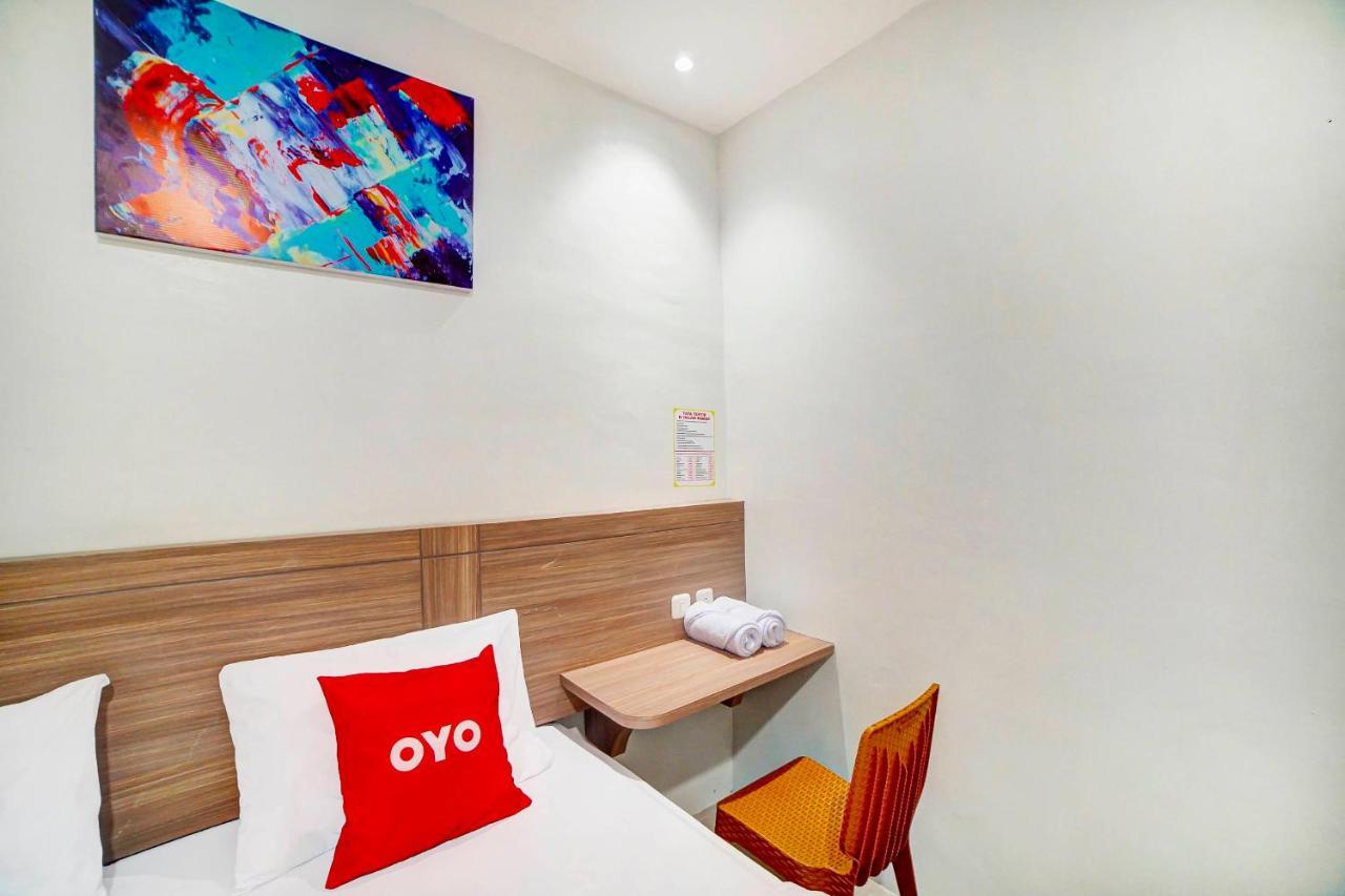 Oyo 91211 Mega Comfort Guest House Медан Экстерьер фото