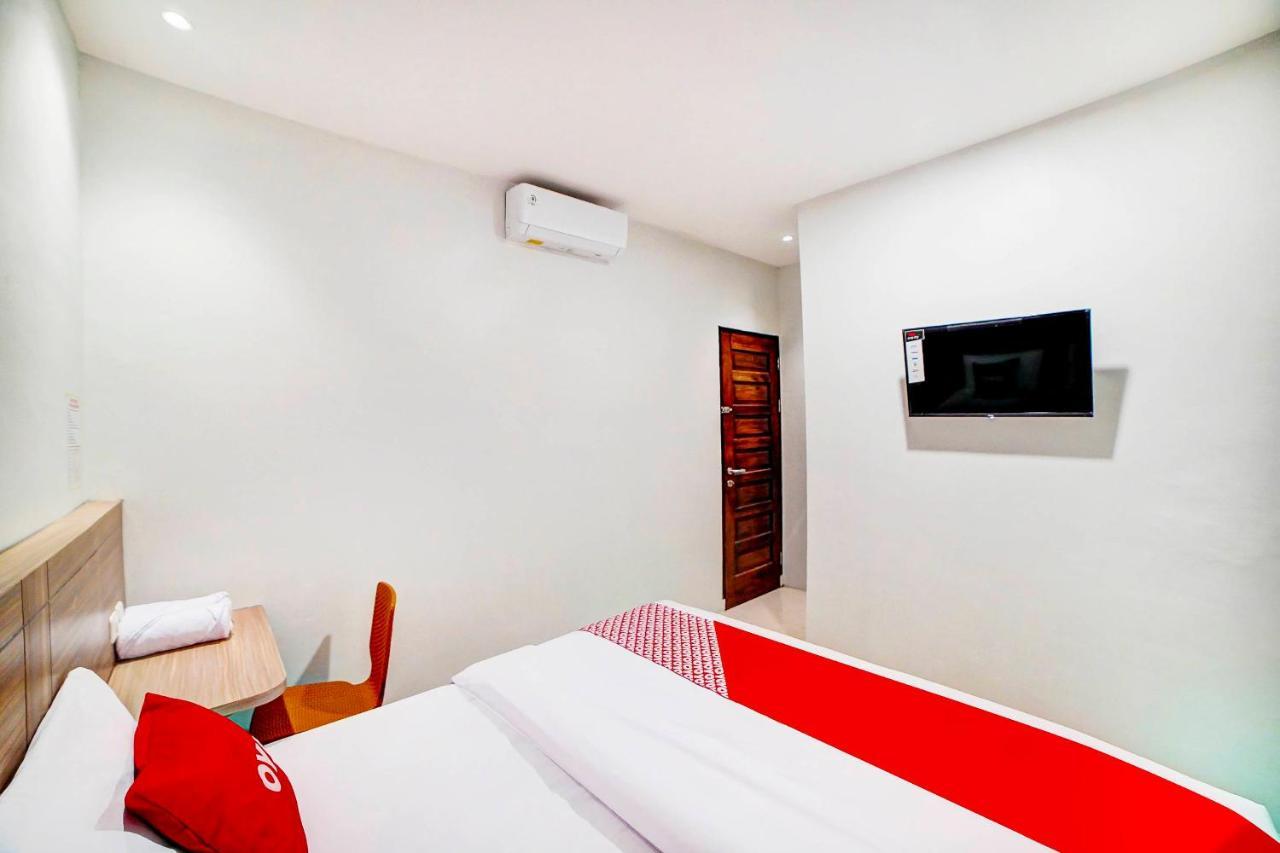 Oyo 91211 Mega Comfort Guest House Медан Экстерьер фото